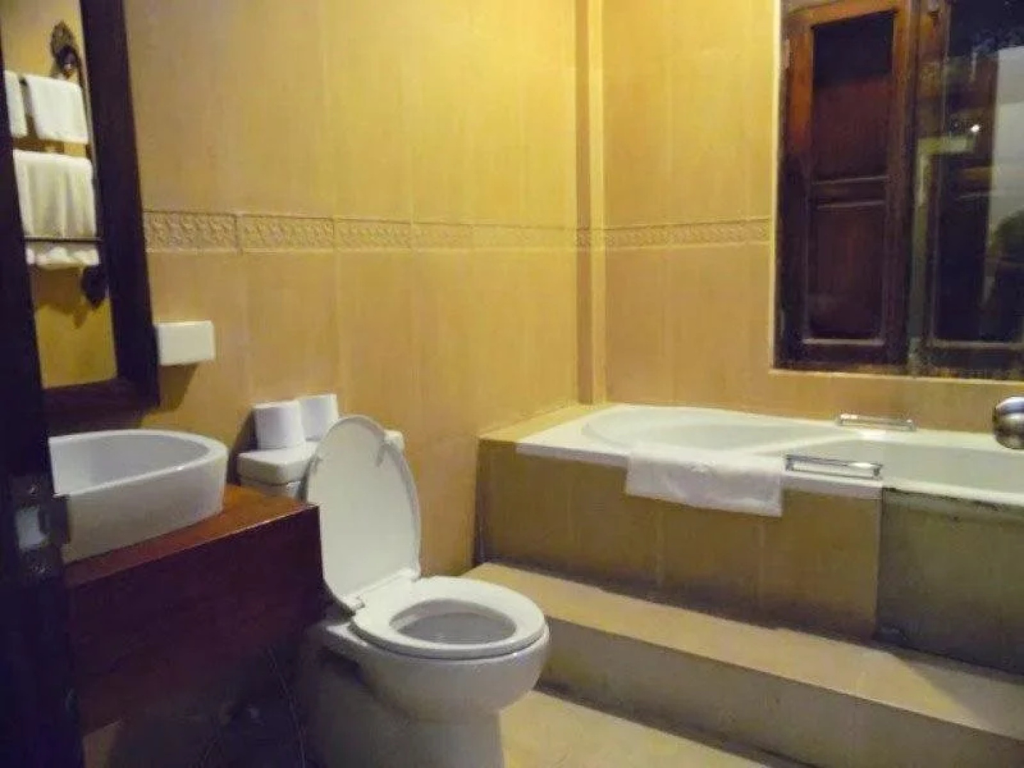 Arissara House Boutique Hotel