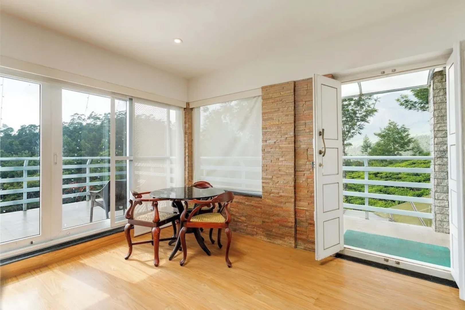 Eterno Capithans Dale