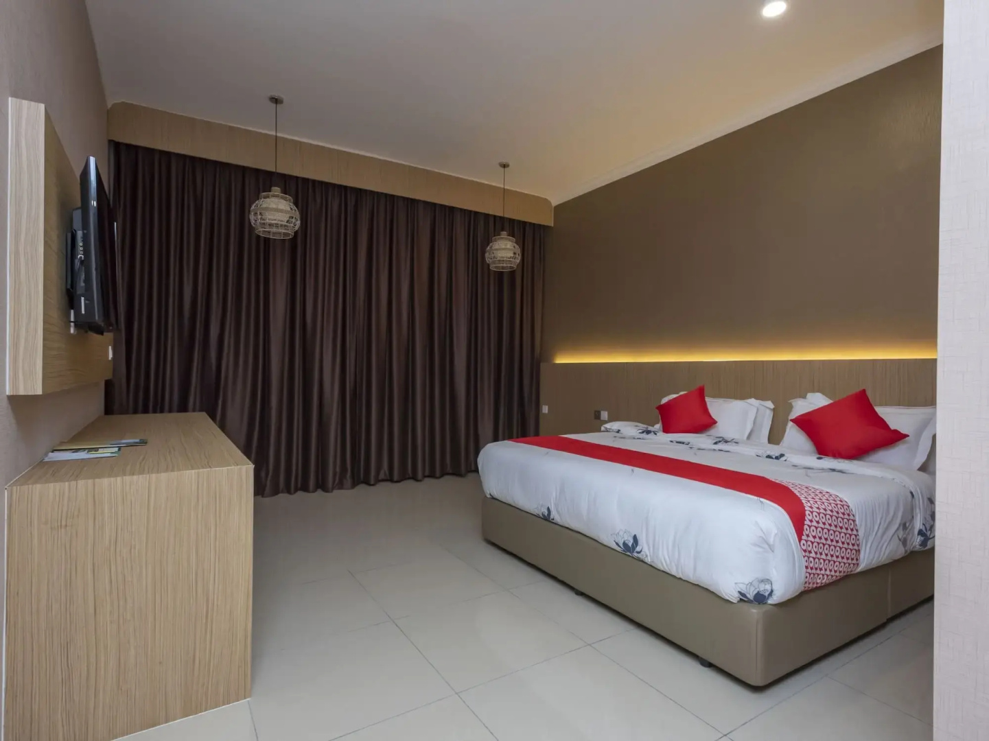 Hotel Holmes Gelang Patah