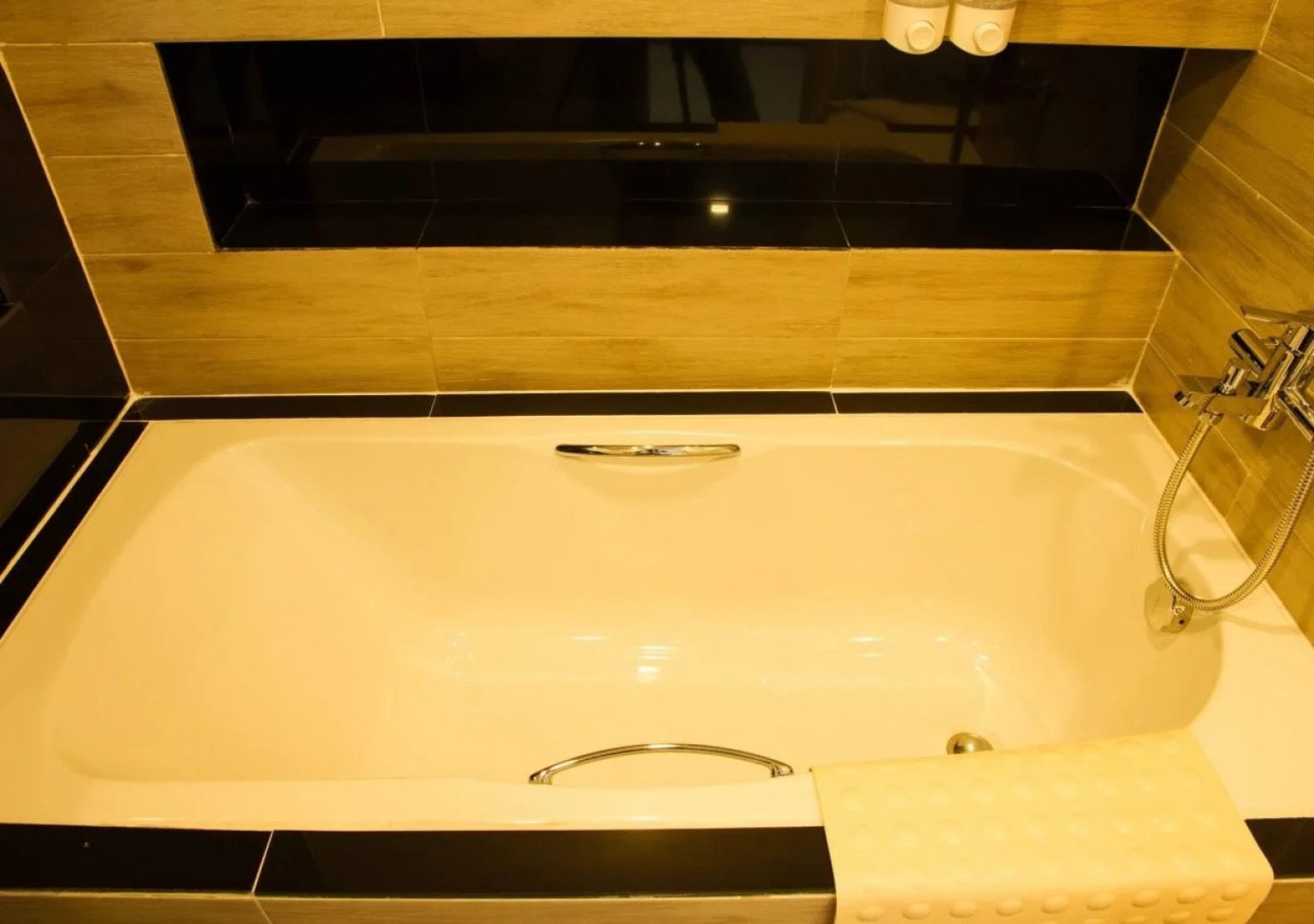 Racha Residence Sri Racha