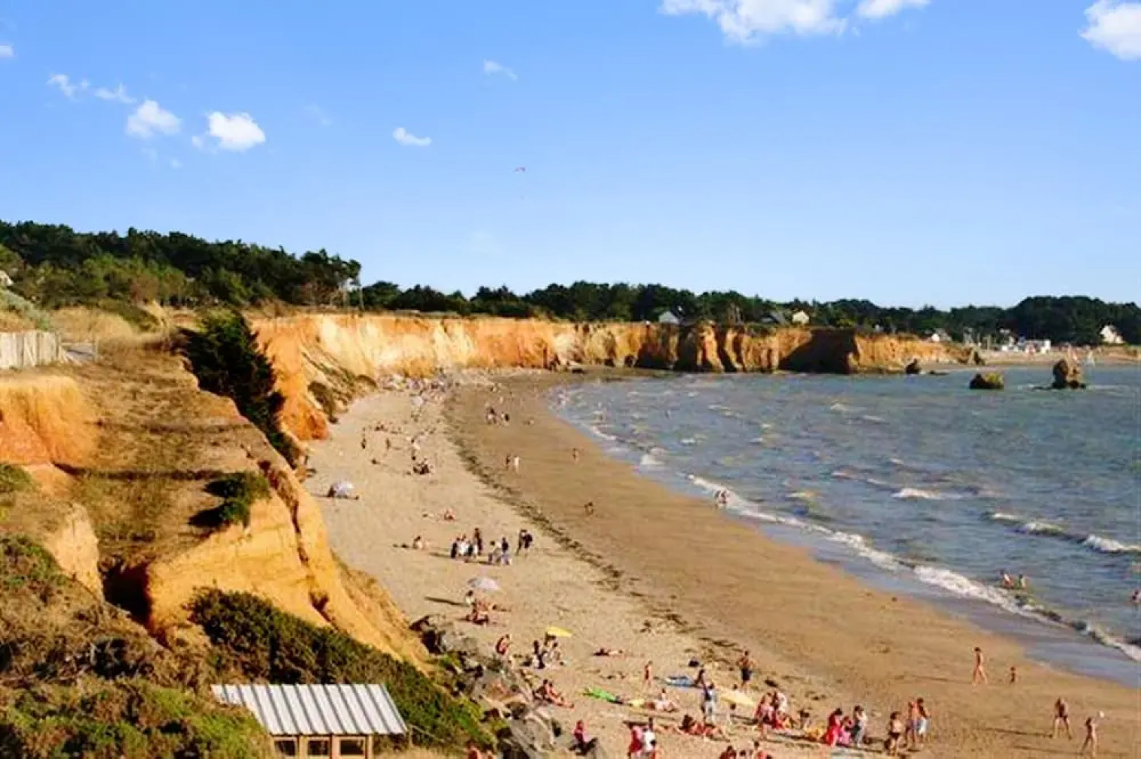 House With 3 Bedrooms in Ambon, With Enclosed Garden - 300 m From the