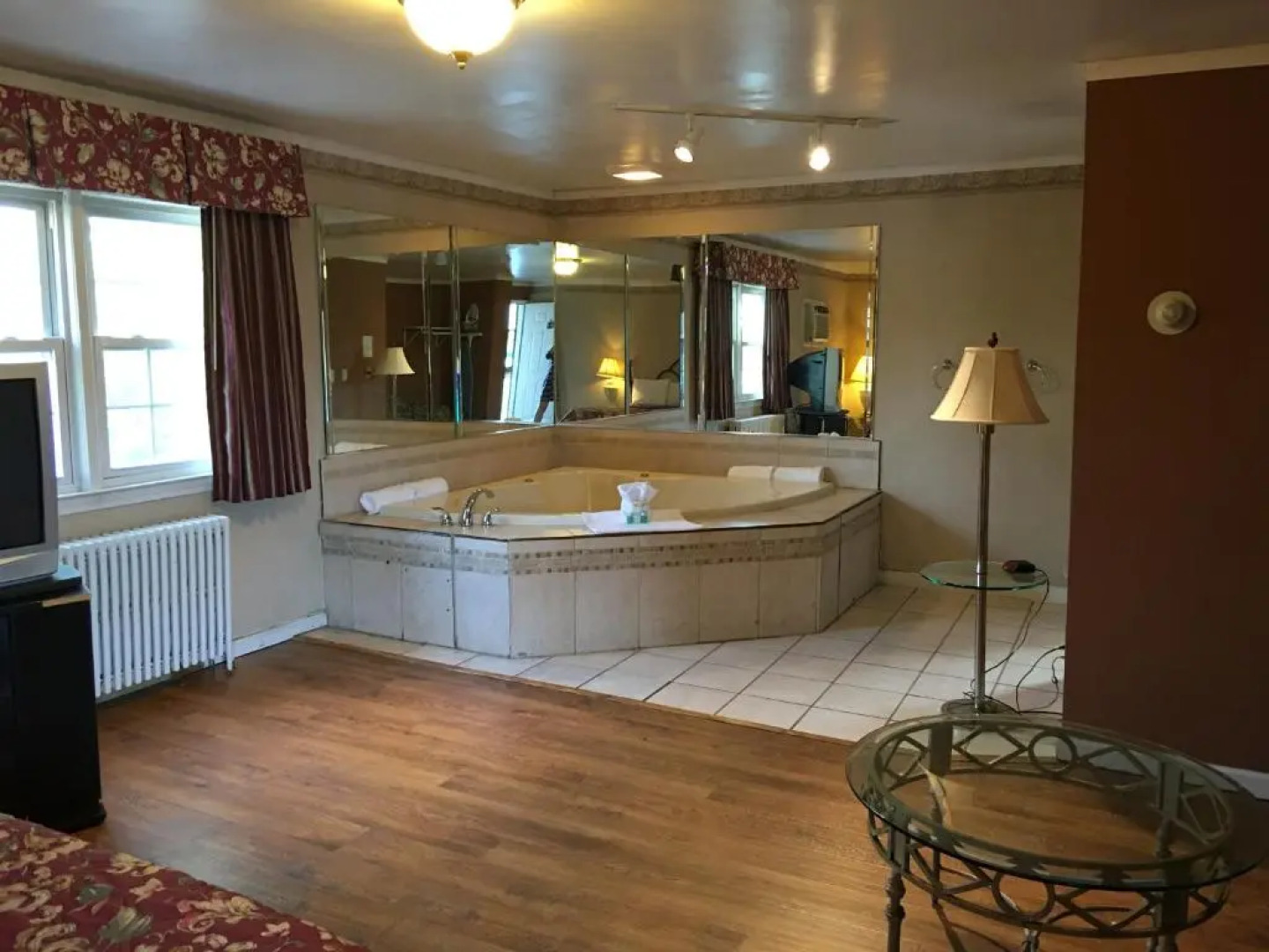 Colonie inn and Suites