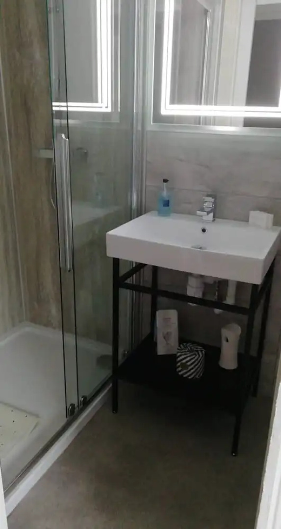 Lakeside Country Guest House