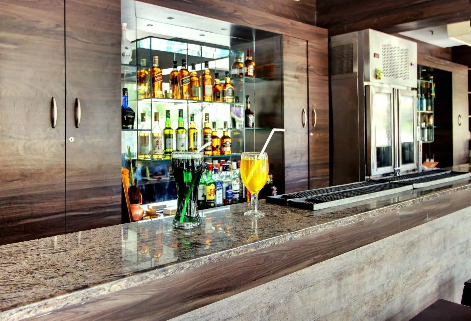 Resort De Crossroads