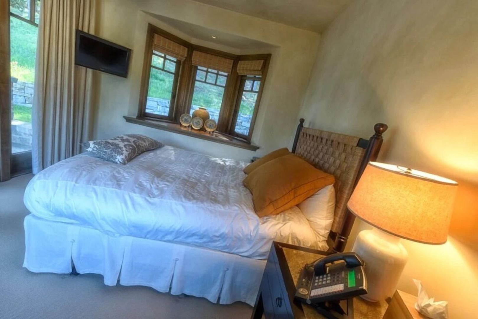 Chateau D' Renaitre - Carmel-By-The-Sea