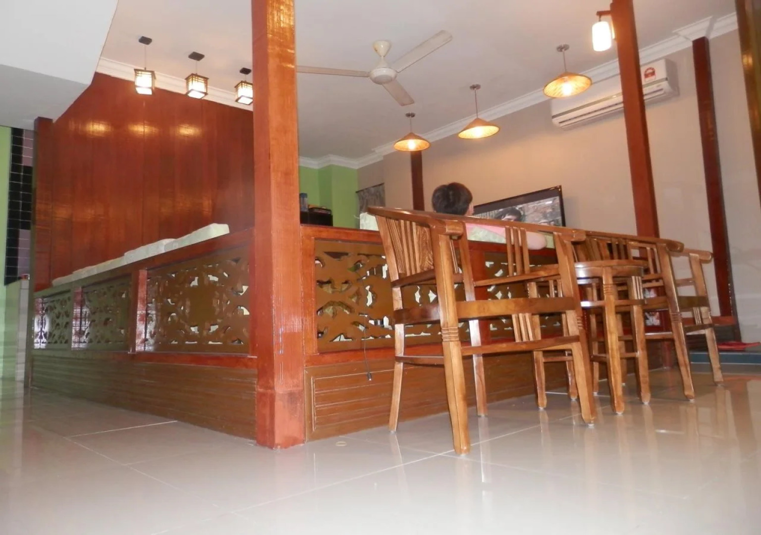 Travellers Planet Hotel & Guest House