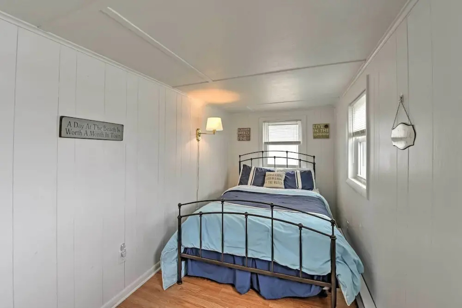 Peaceful Cottage - Steps to Matunuck Beach