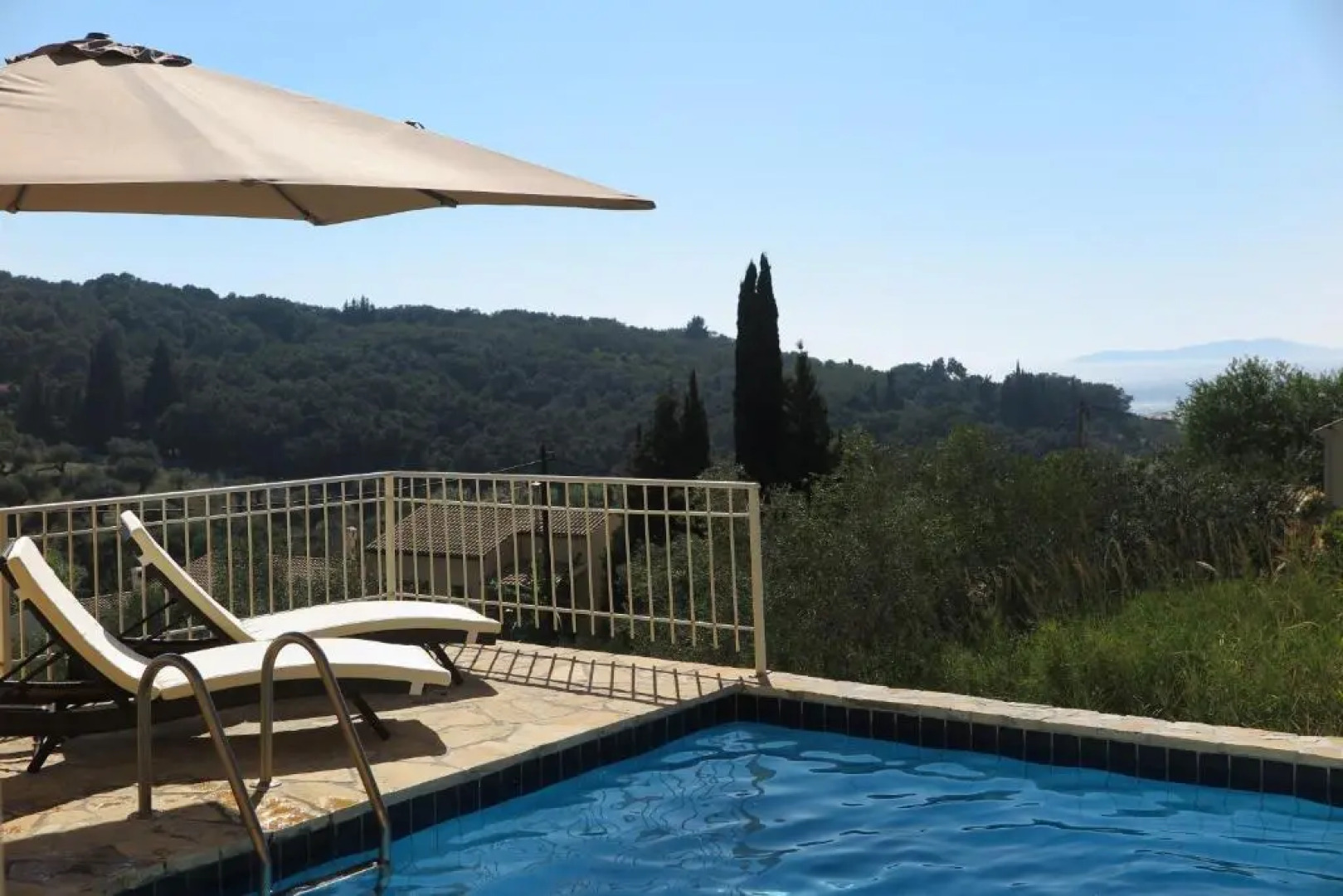ARILLAS HILLSIDE VILLA 3 - Provence