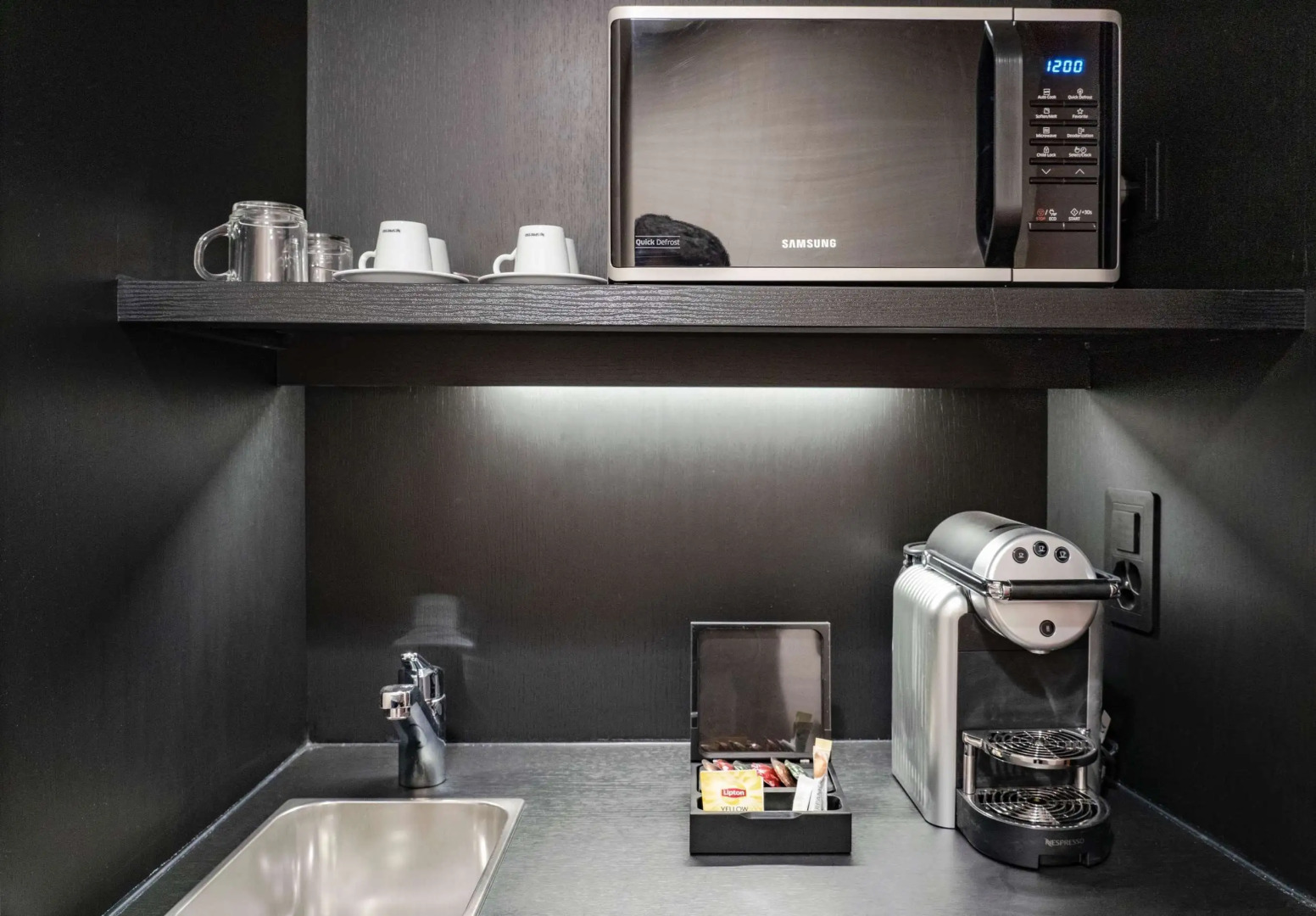 Nash Suites Airport Hotel