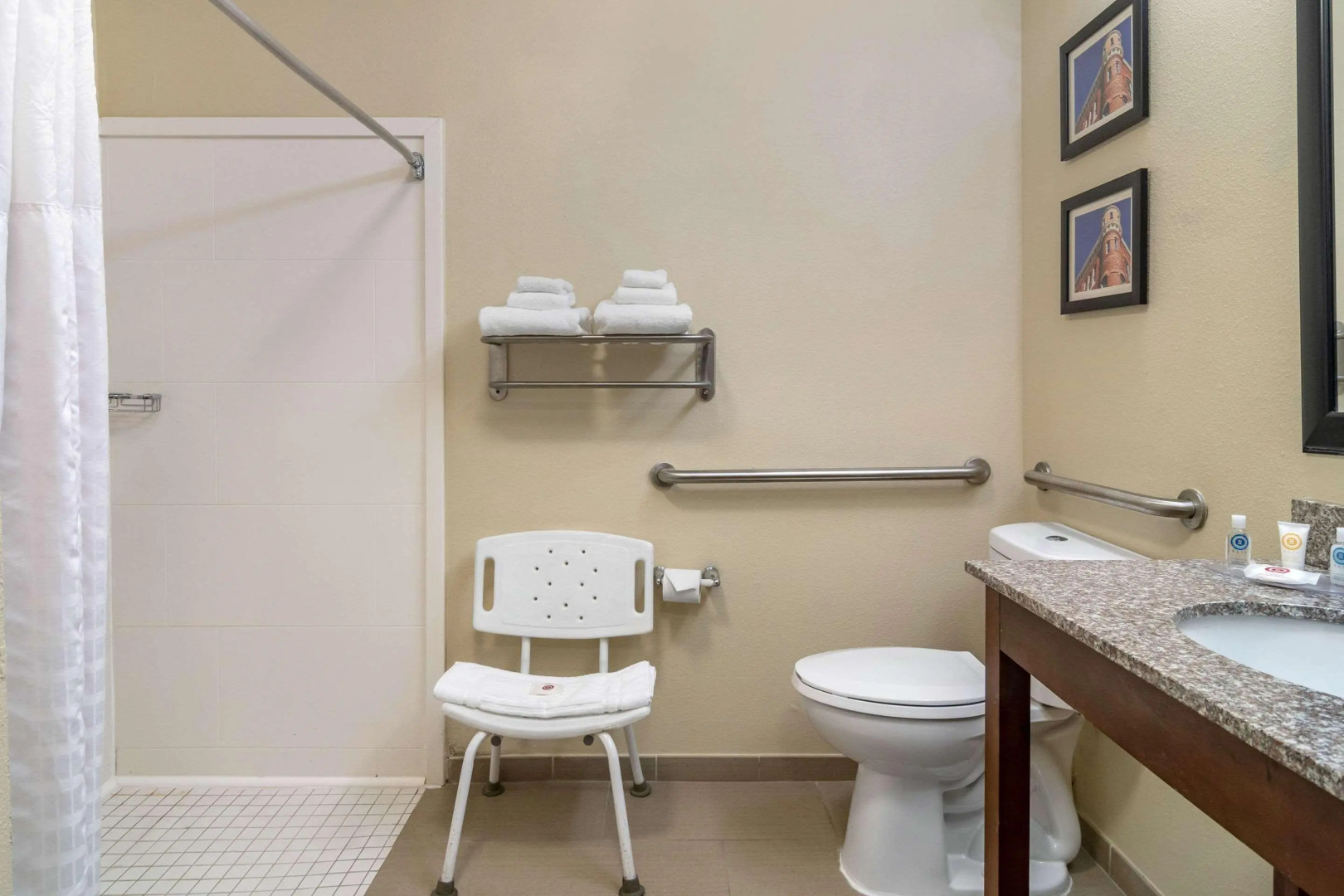 Comfort Inn & Suites Macon North I-75