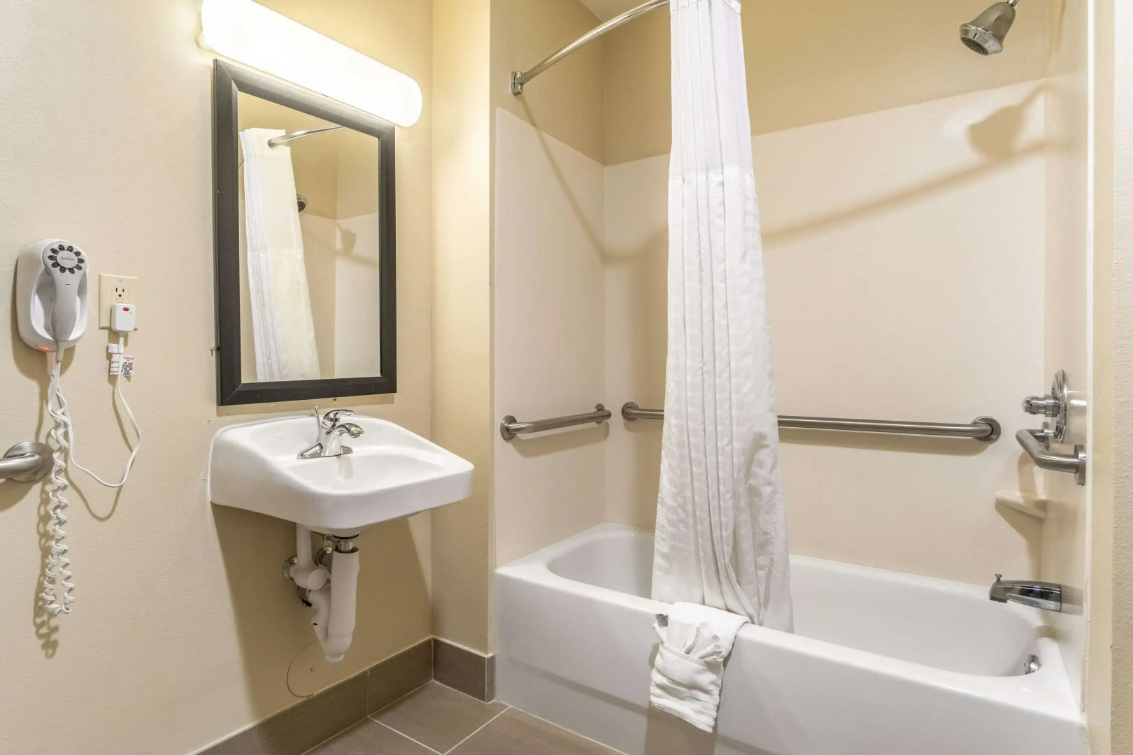 Comfort Inn & Suites Tuscumbia - Muscle Shoals