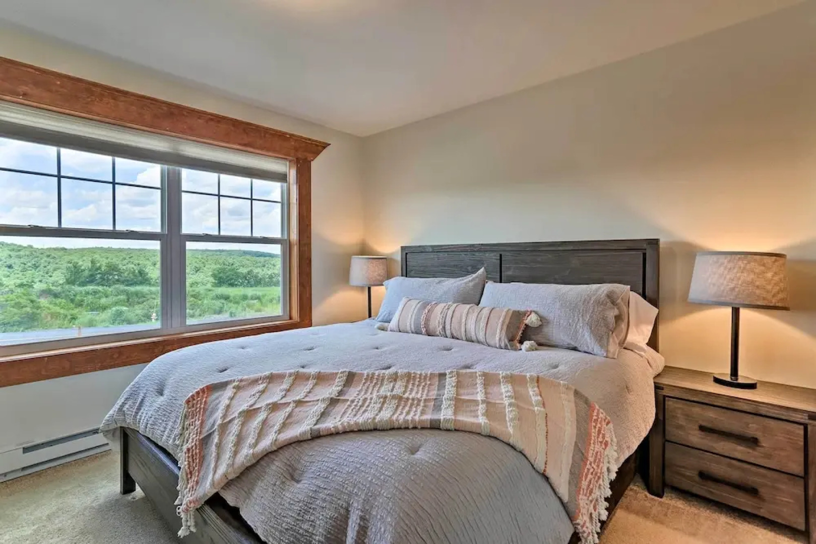 Retreat W/game Room & Deck, 1 Mi to Camelback