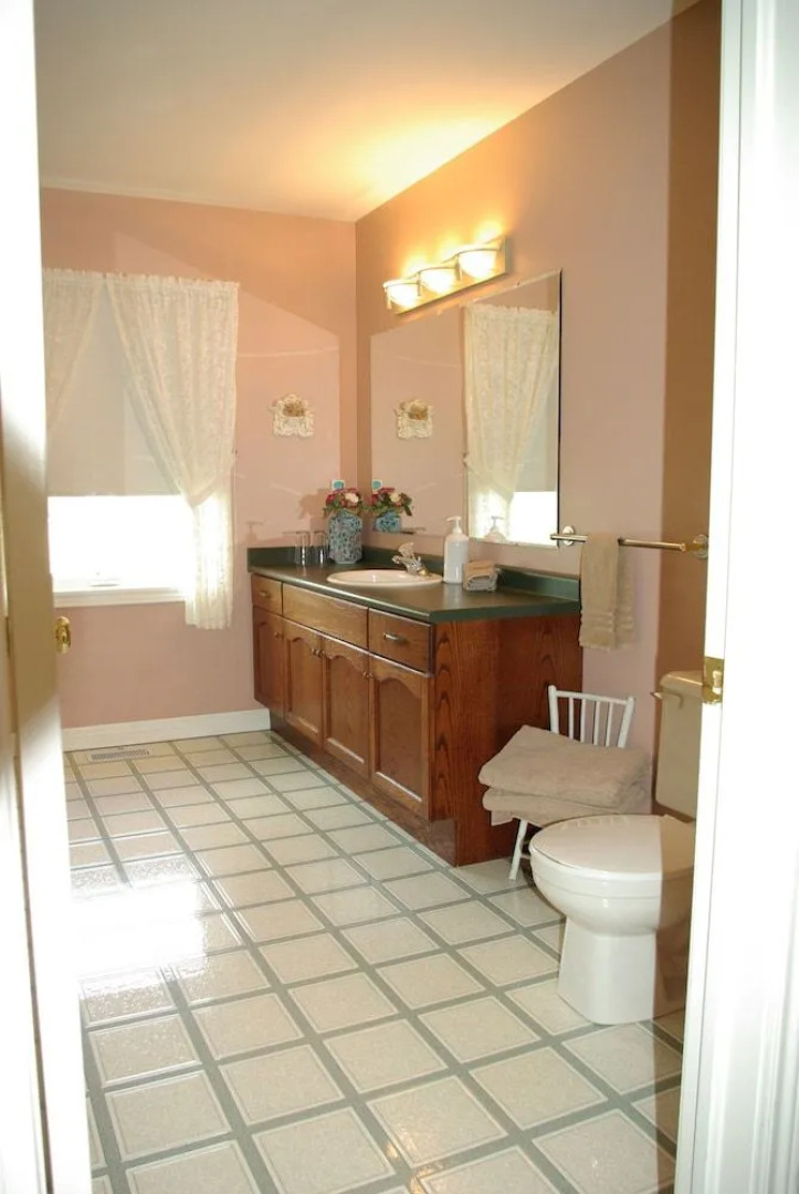 Abagale's Victorian Hot Tub and Suites