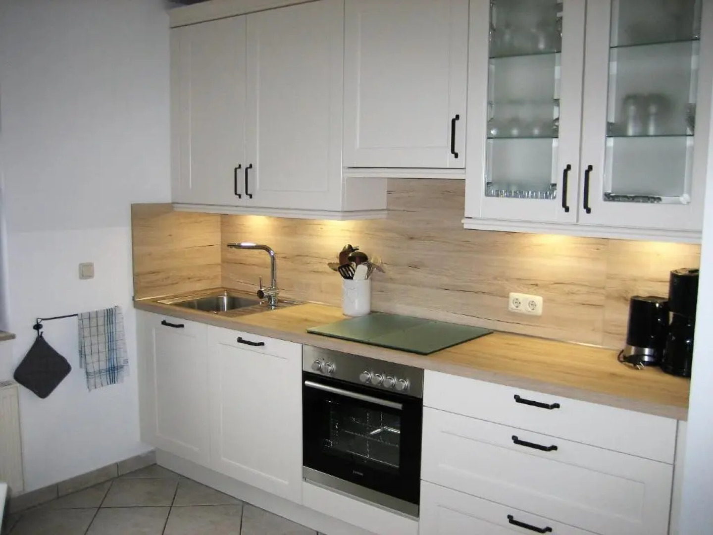 Komfortables Reetdachferienhaus Hasel 1