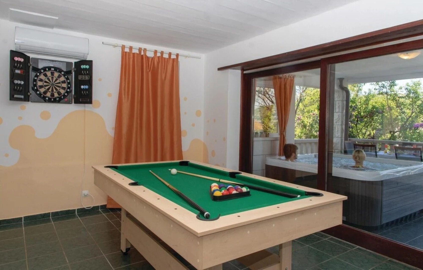 Stunning Home in Zrnovo With Wifi and 3 Bedrooms