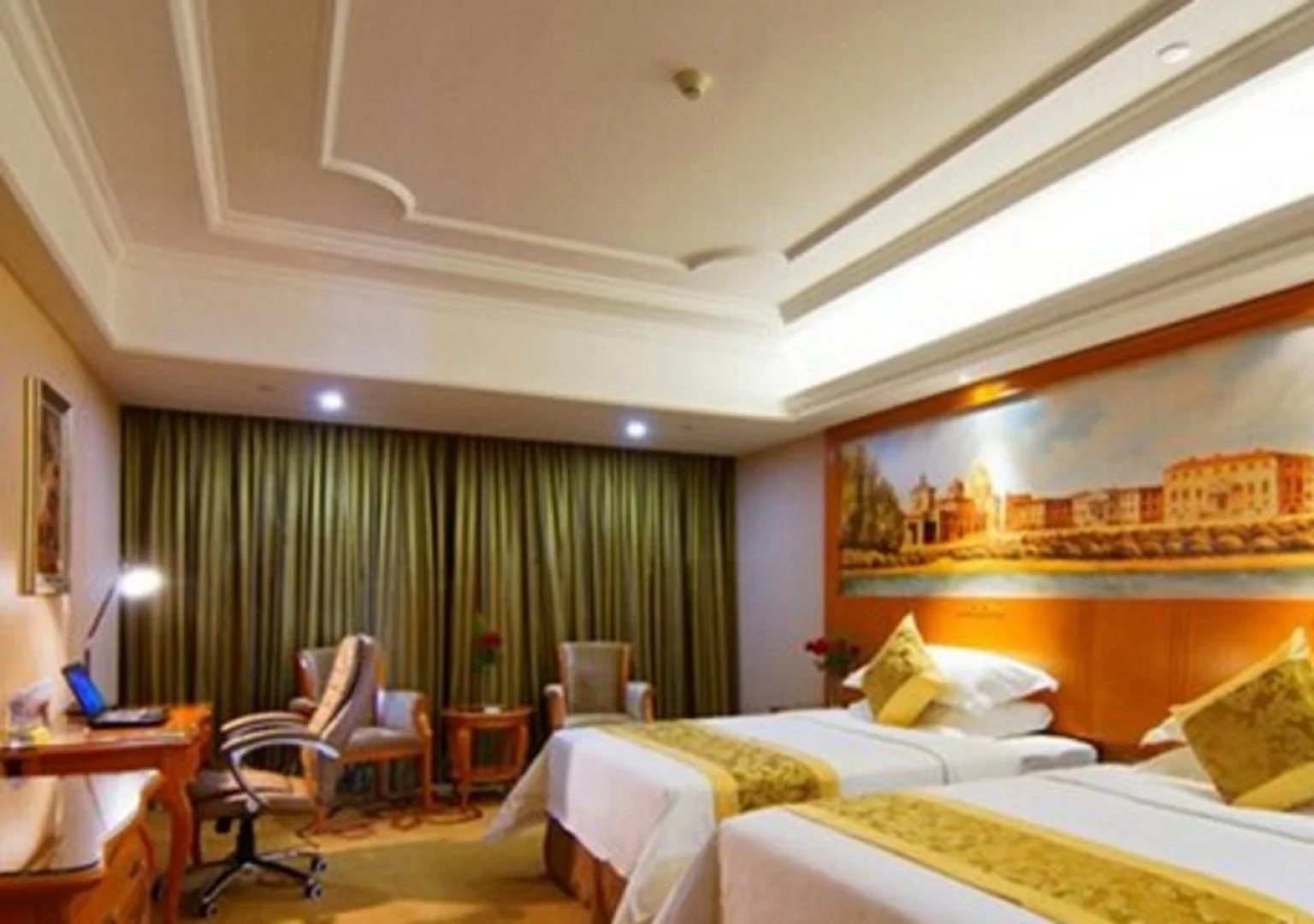 Vienna International Hotel Guigang Hecheng Road Branch