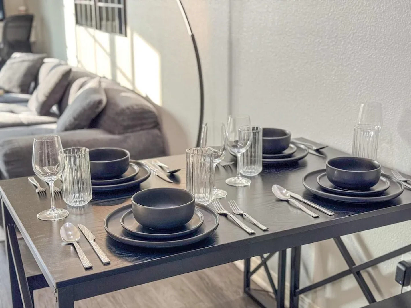 Modern Escape W Pool GYM Parking 10 Min to Cedars