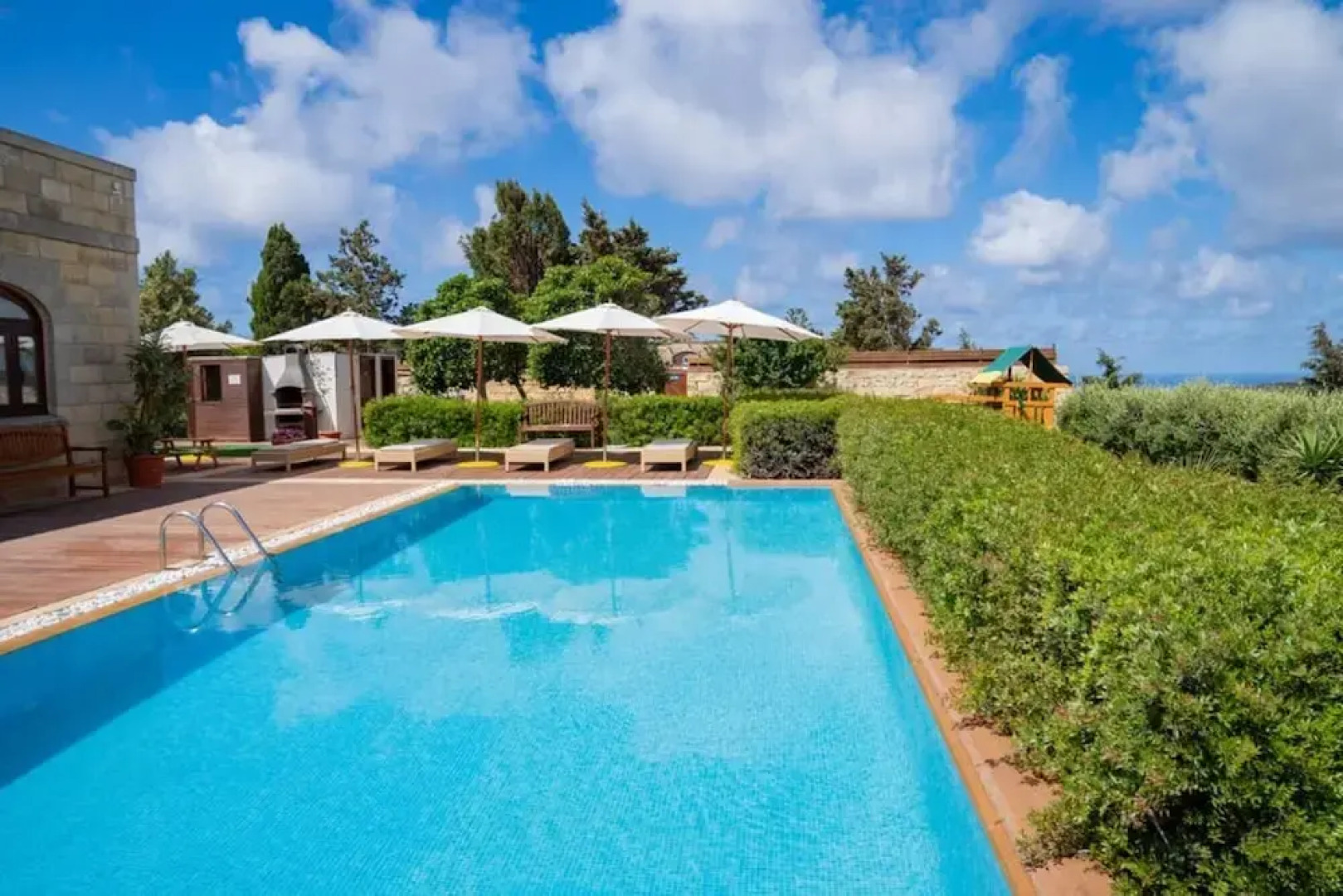 Villa Munqar 3 Bedroom Villa With Private Pool