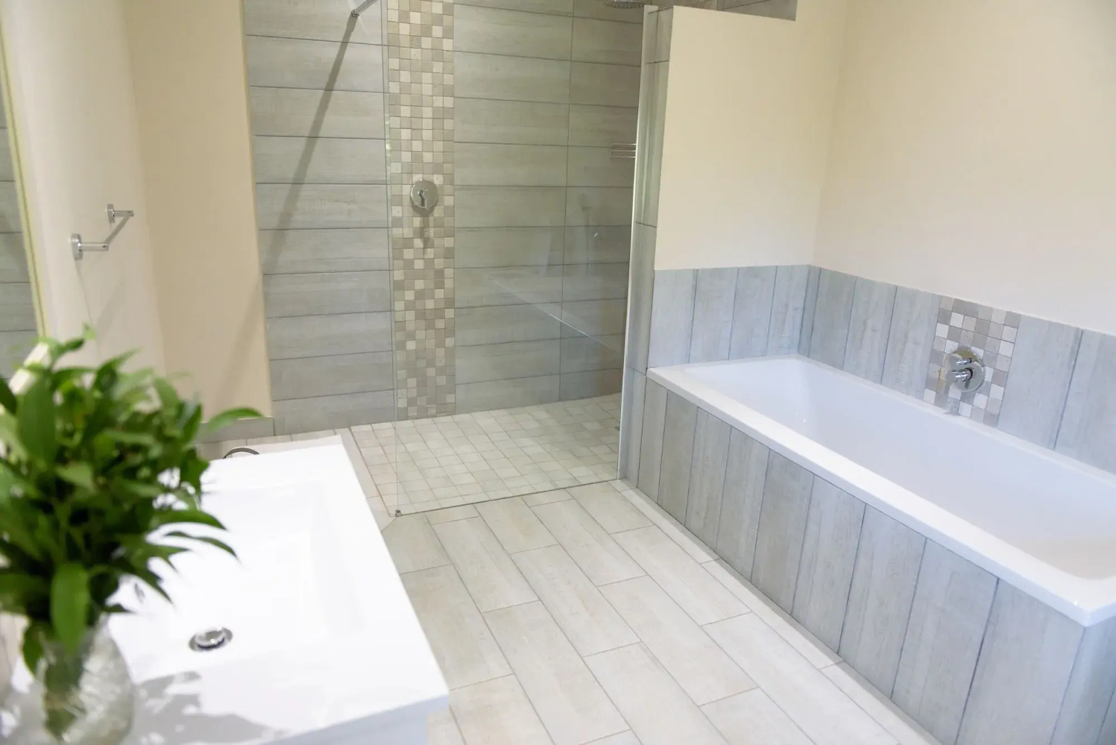 Whalesong Hotel & Spa