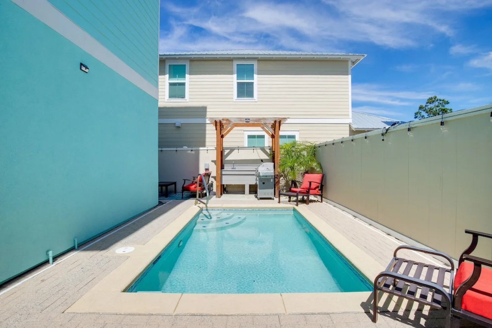 621 Lyndell Ln Unit B Aqua House