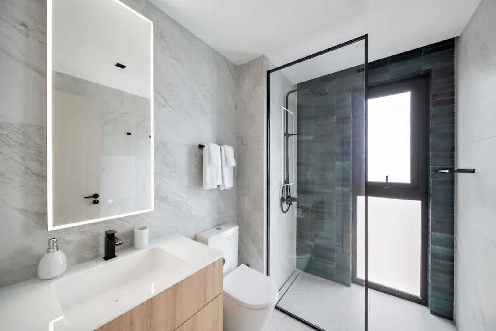 Allure 505 3 Bedroom Apts