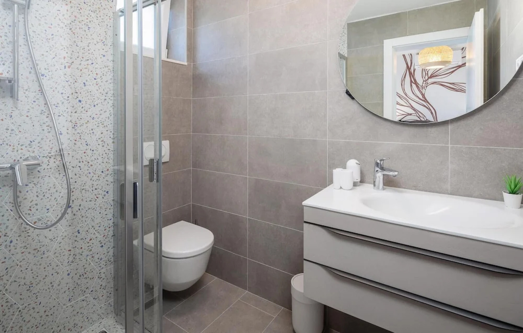 Beautiful Home in Pakostane With 4 Bedrooms, Wifi and Outdoor Swimming Pool