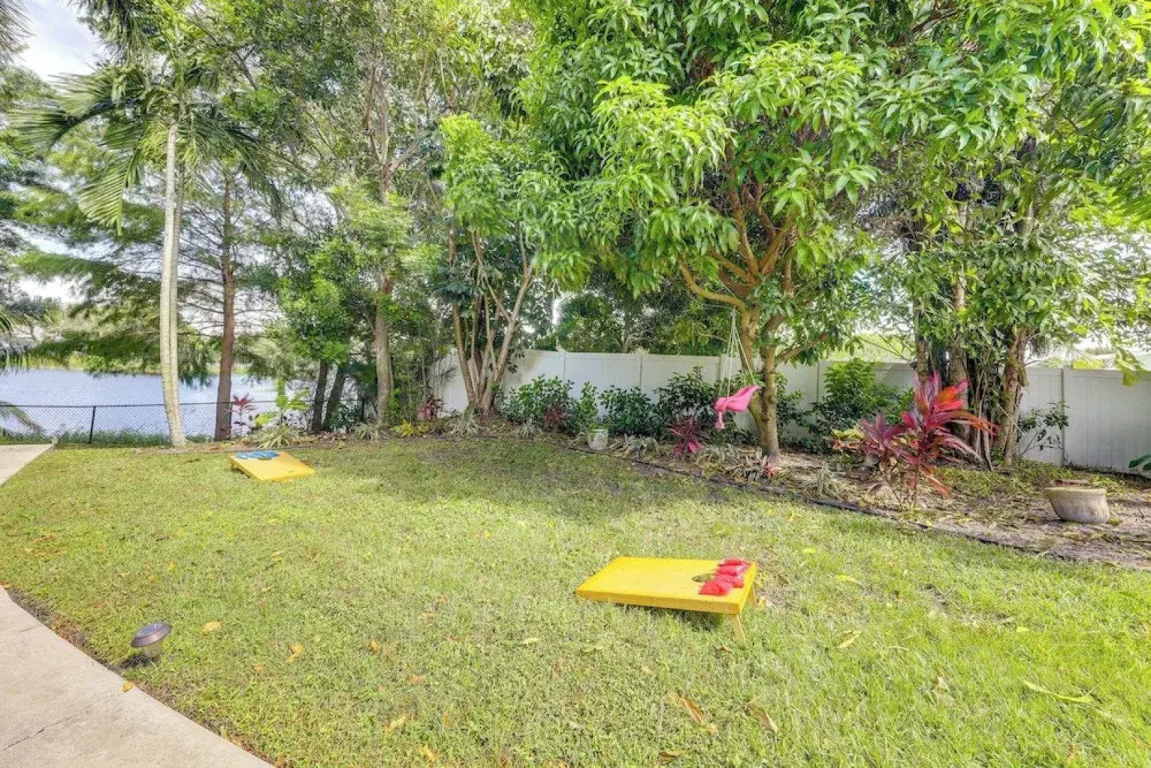 Tropical Pool Oasis on 1/4 Acre by Downtown Stuart