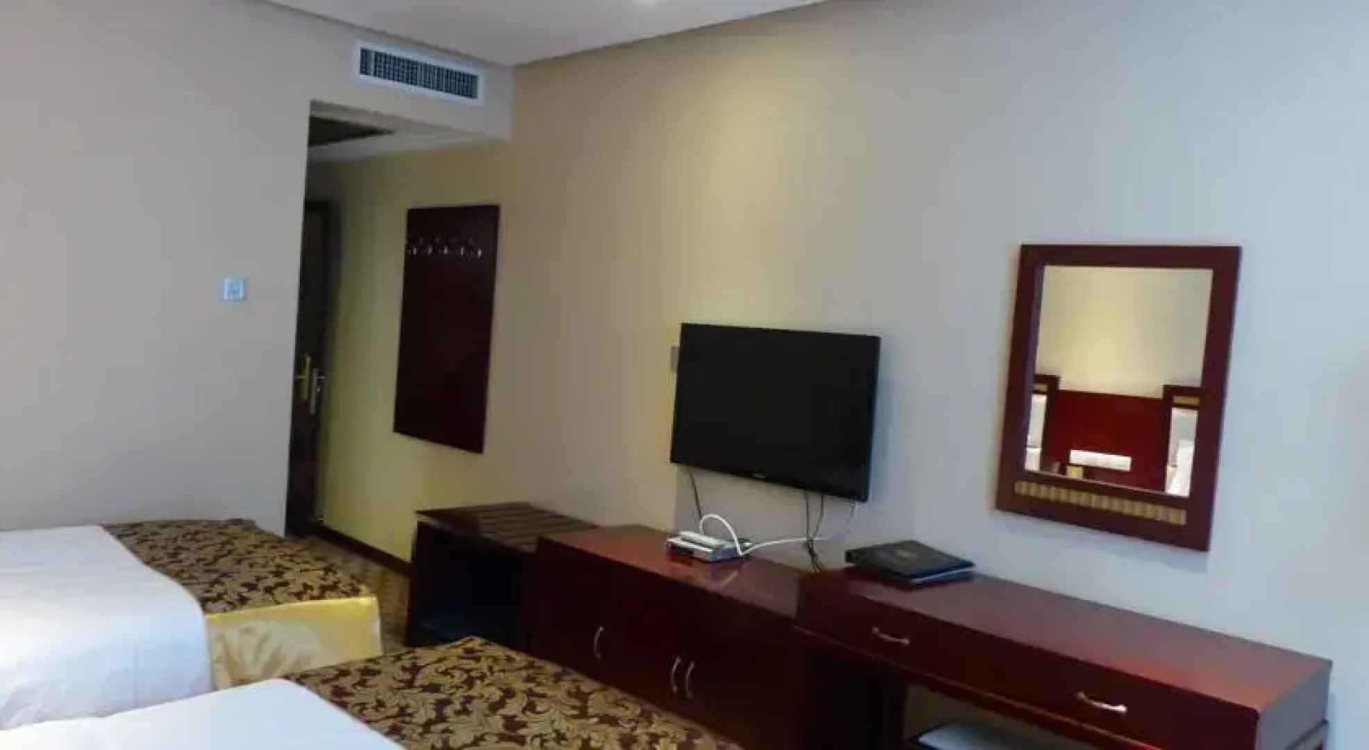 Wutaishan Golden Hills Hotel