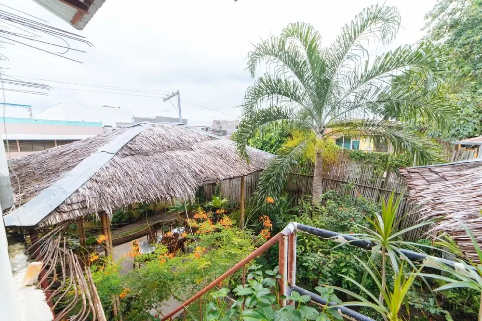 RedDoorz @ N Roldan Street