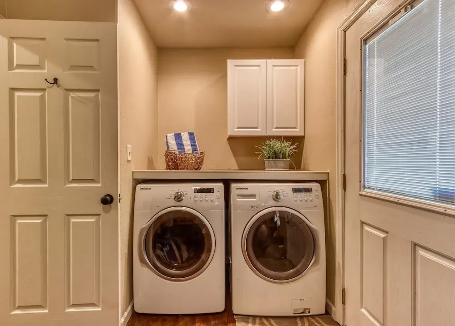 Deer & Doe by HoneyBearCabins