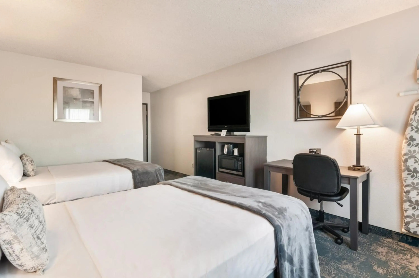 American Inn Suites Detroit Metro Airport