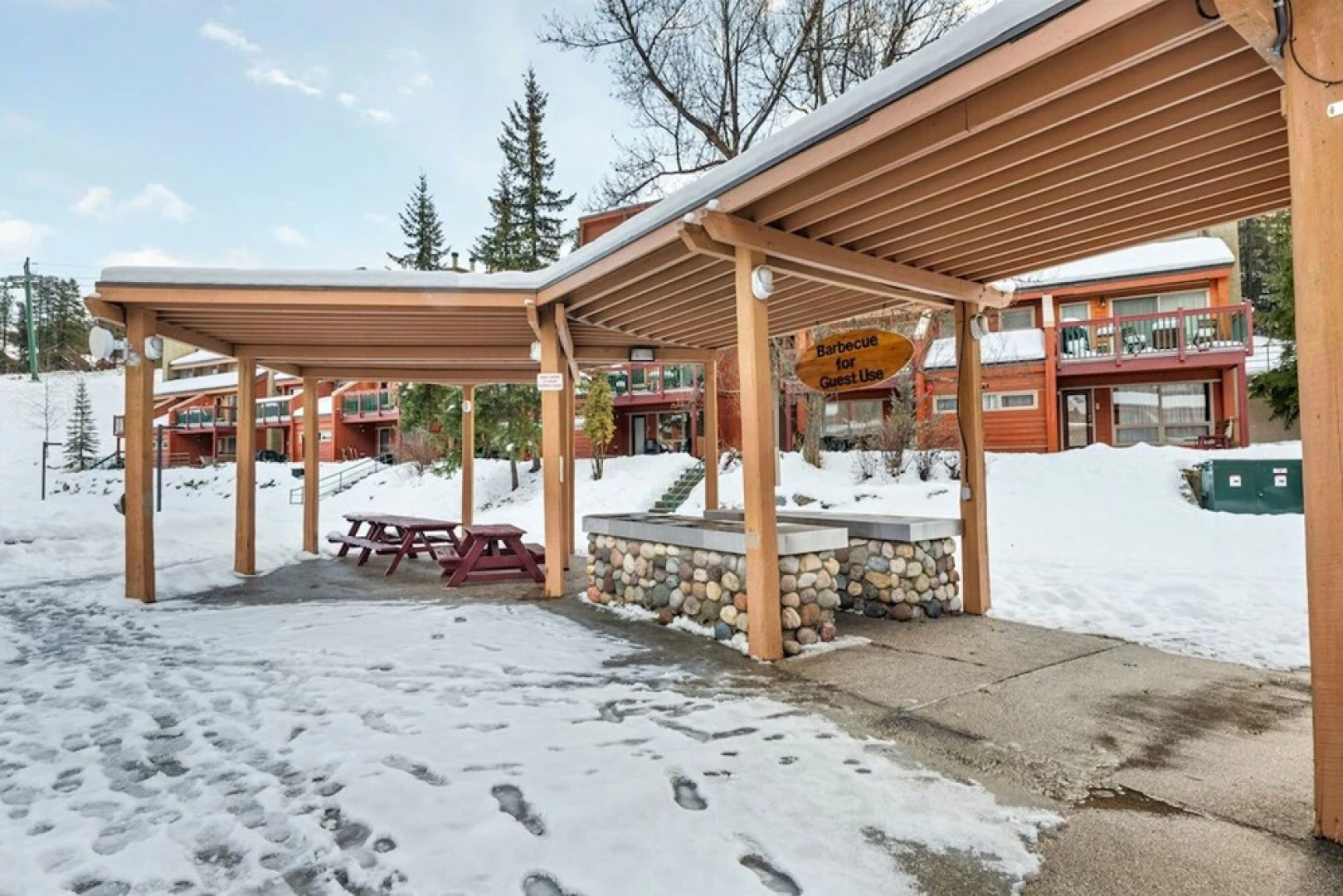 SPACIOUS Studio | Ski In/Out | Pool & Hot Tubs | in the Heart of PANORAMA RESORT