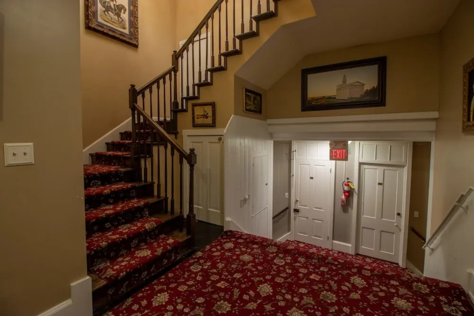 Nauvoo Temple House Hotel