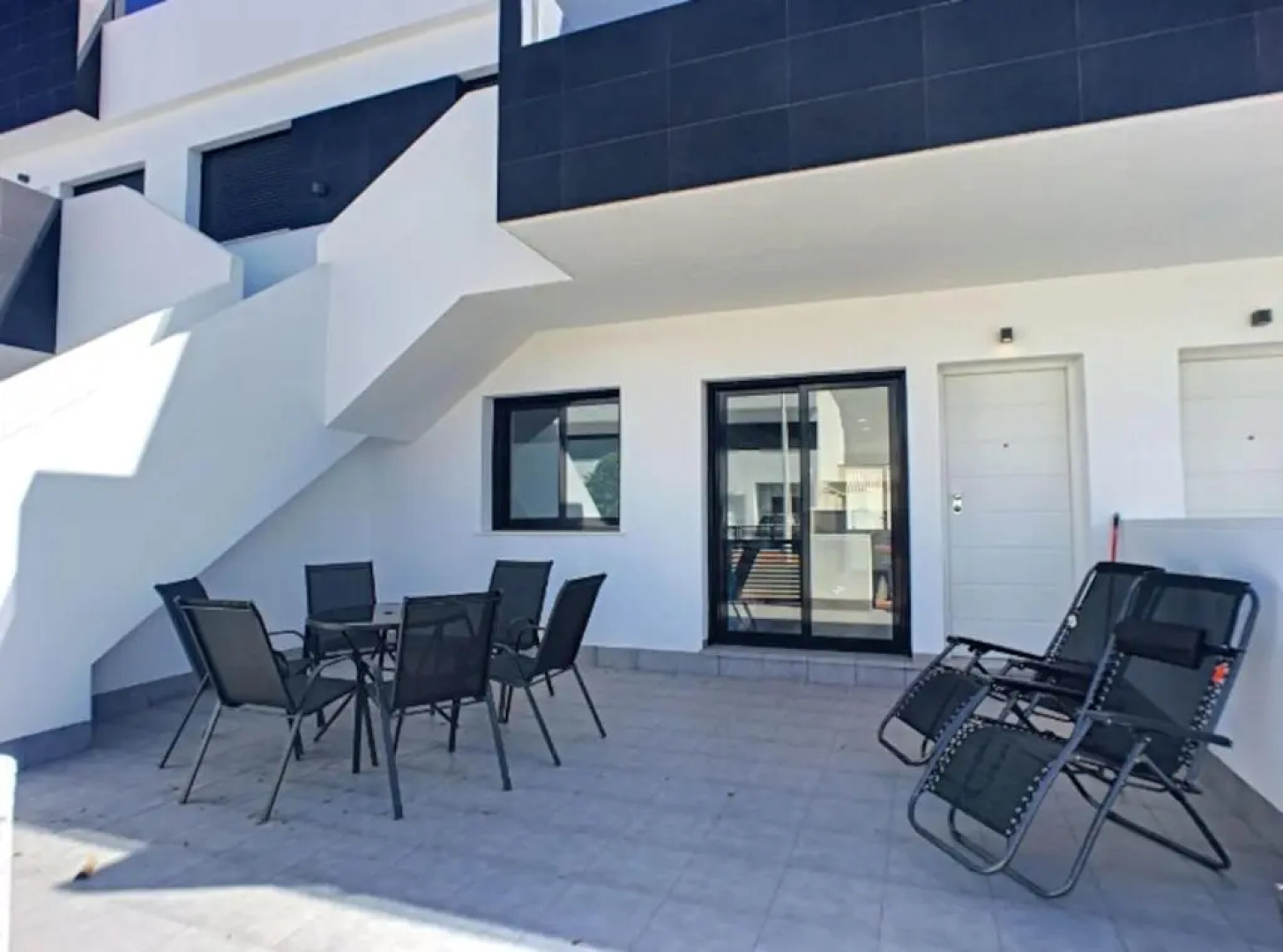 New Modern Immaculate 2 Bed 6 guestApartment Bobby