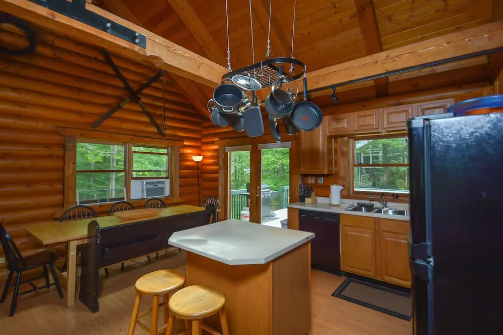 Four SKIsons 3 Bedroom House