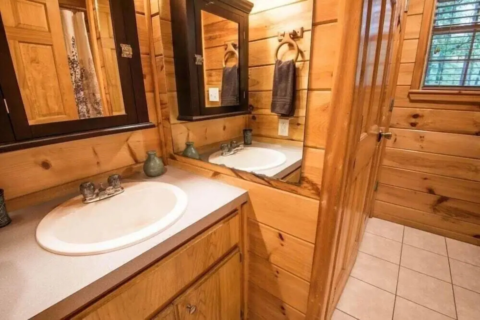 Woodland Hideaway & Cottage - 3 Br Cabin