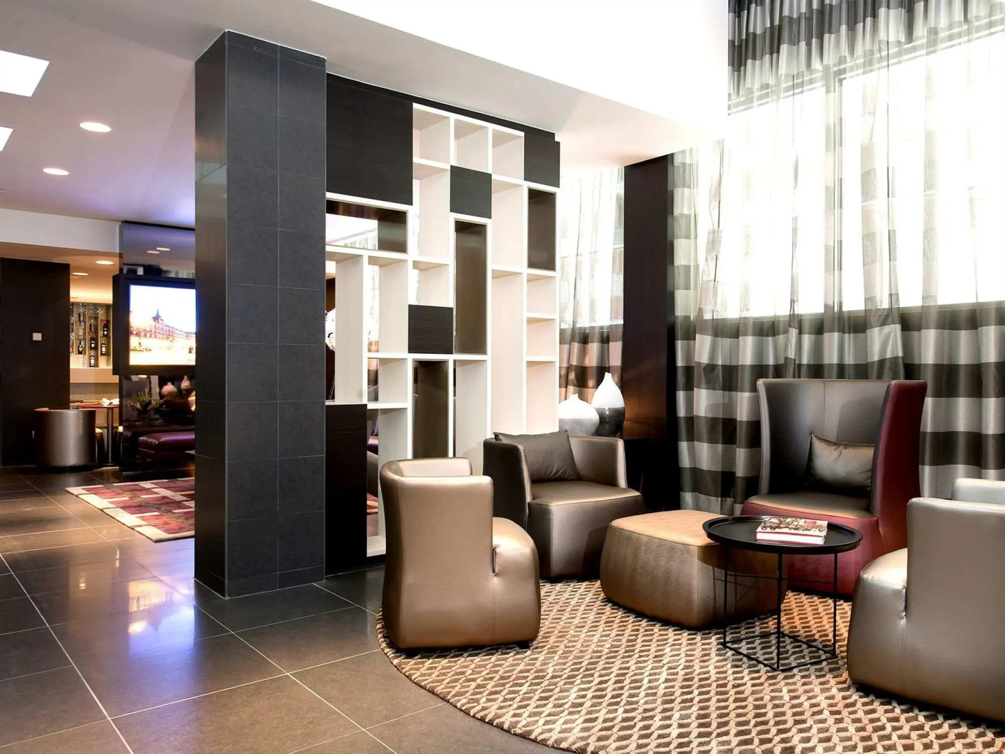 Отель Eurostars Plaza Mayor