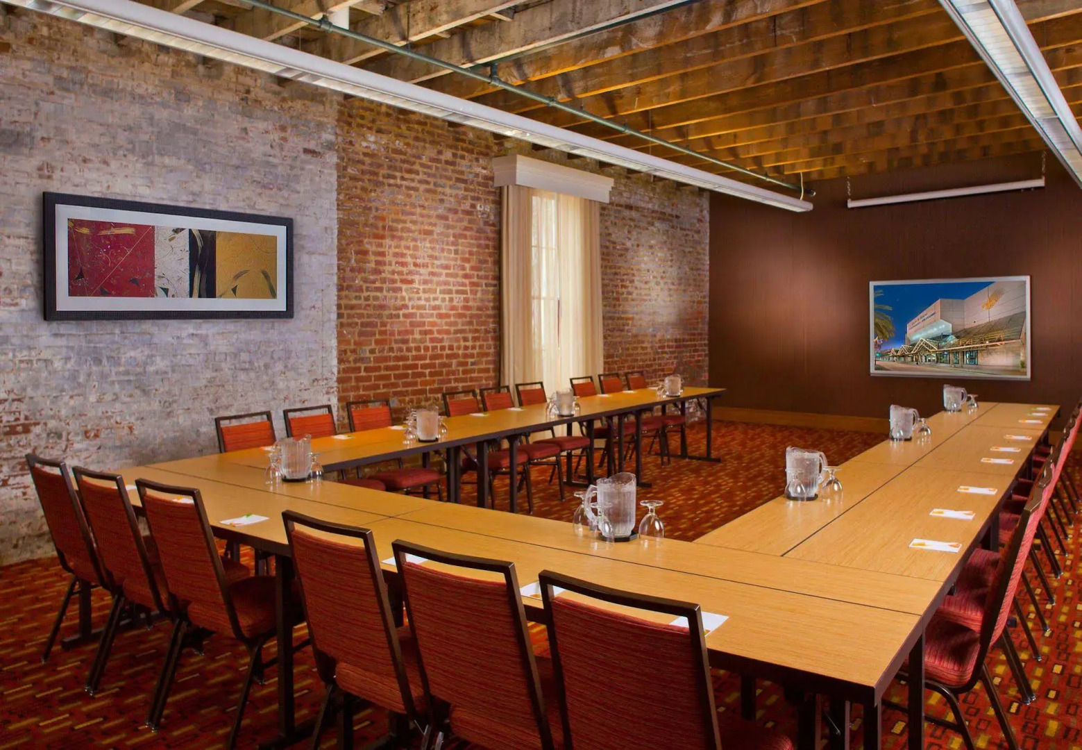 Courtyard by Marriott New Orleans Warehouse Arts District