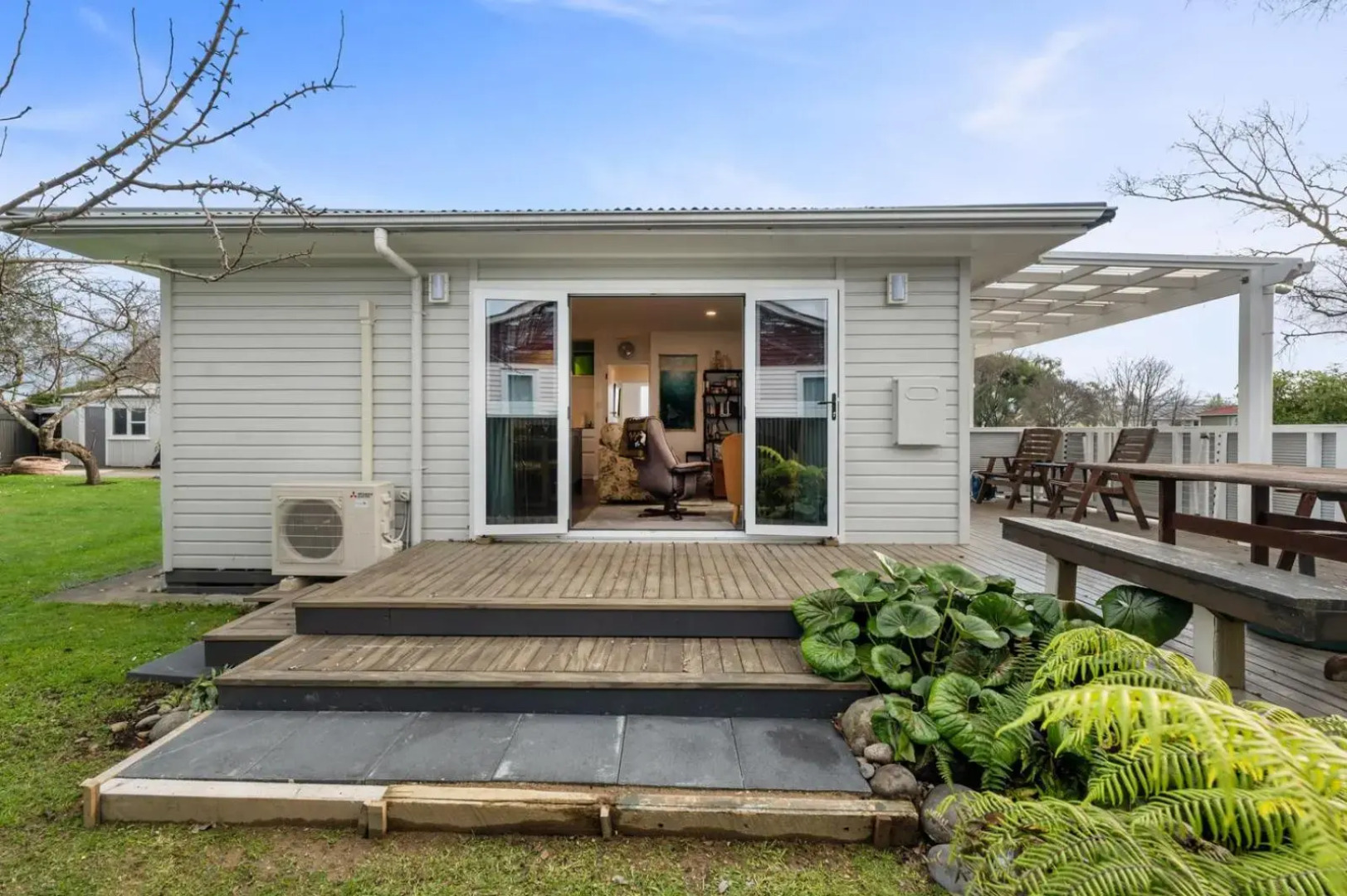 Plum Tree Cottage - Turangi Holiday Home