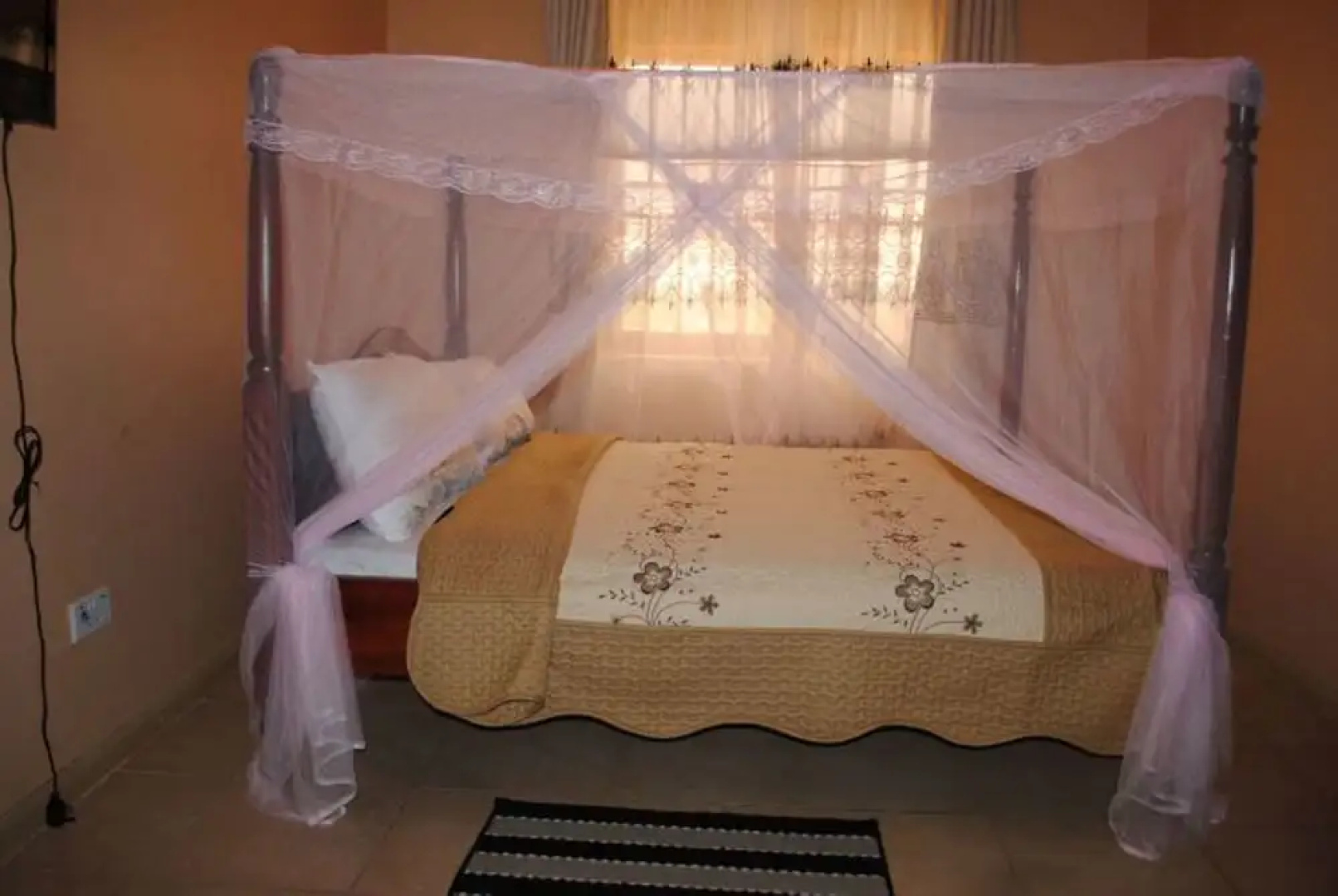 Prime Rose Hotel