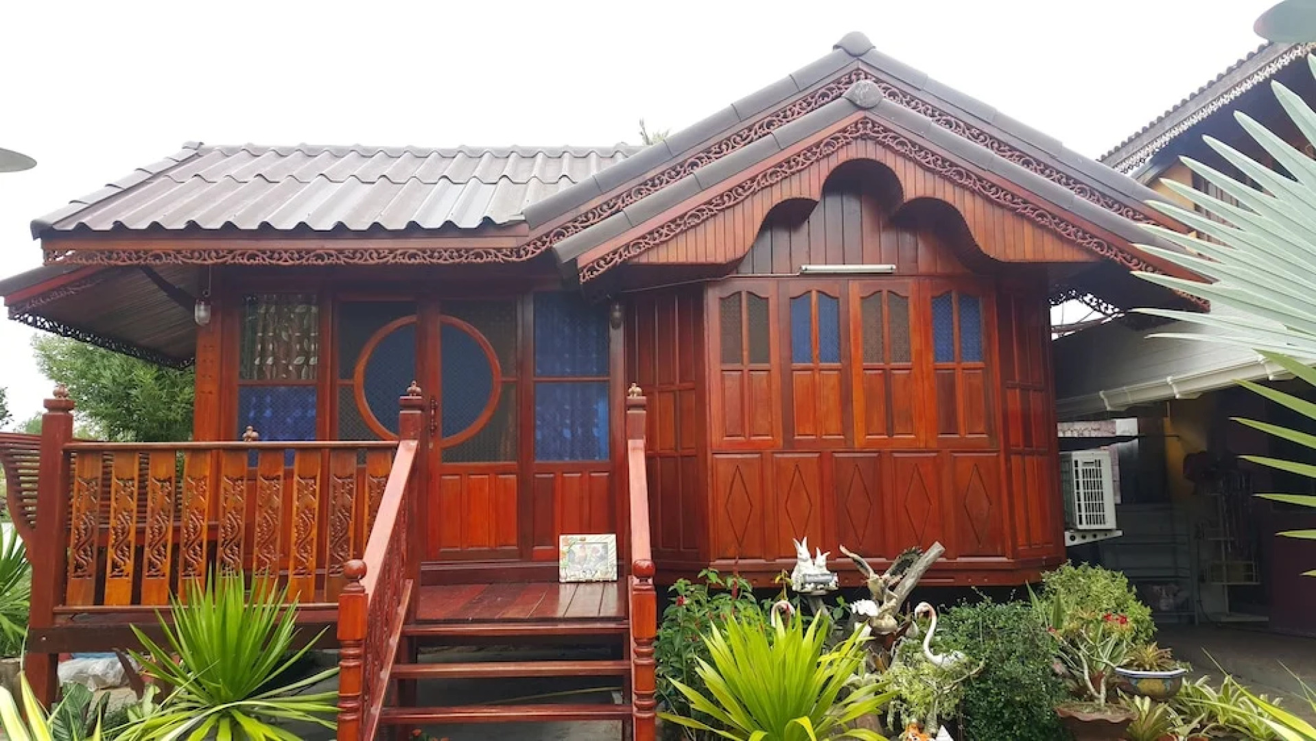 Ruenthai Rimnam Resort