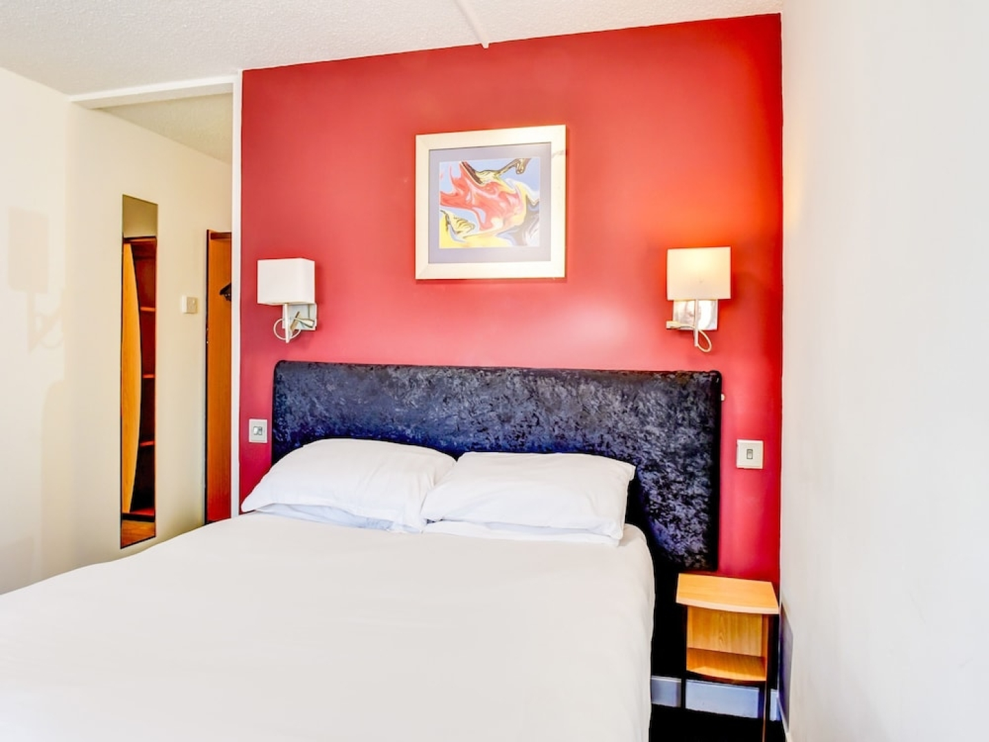 OYO The Hotel Rafiya, Redditch