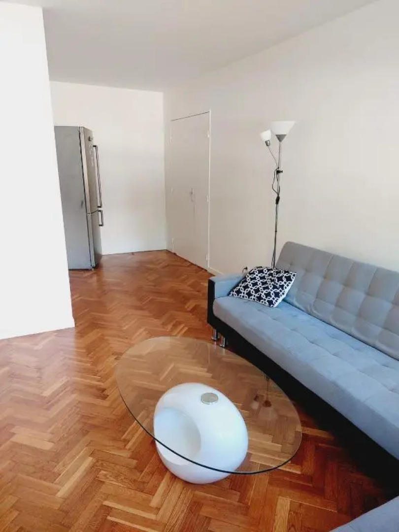 Superbe appart 2 pièces -accès autonome- avec parking gratuit