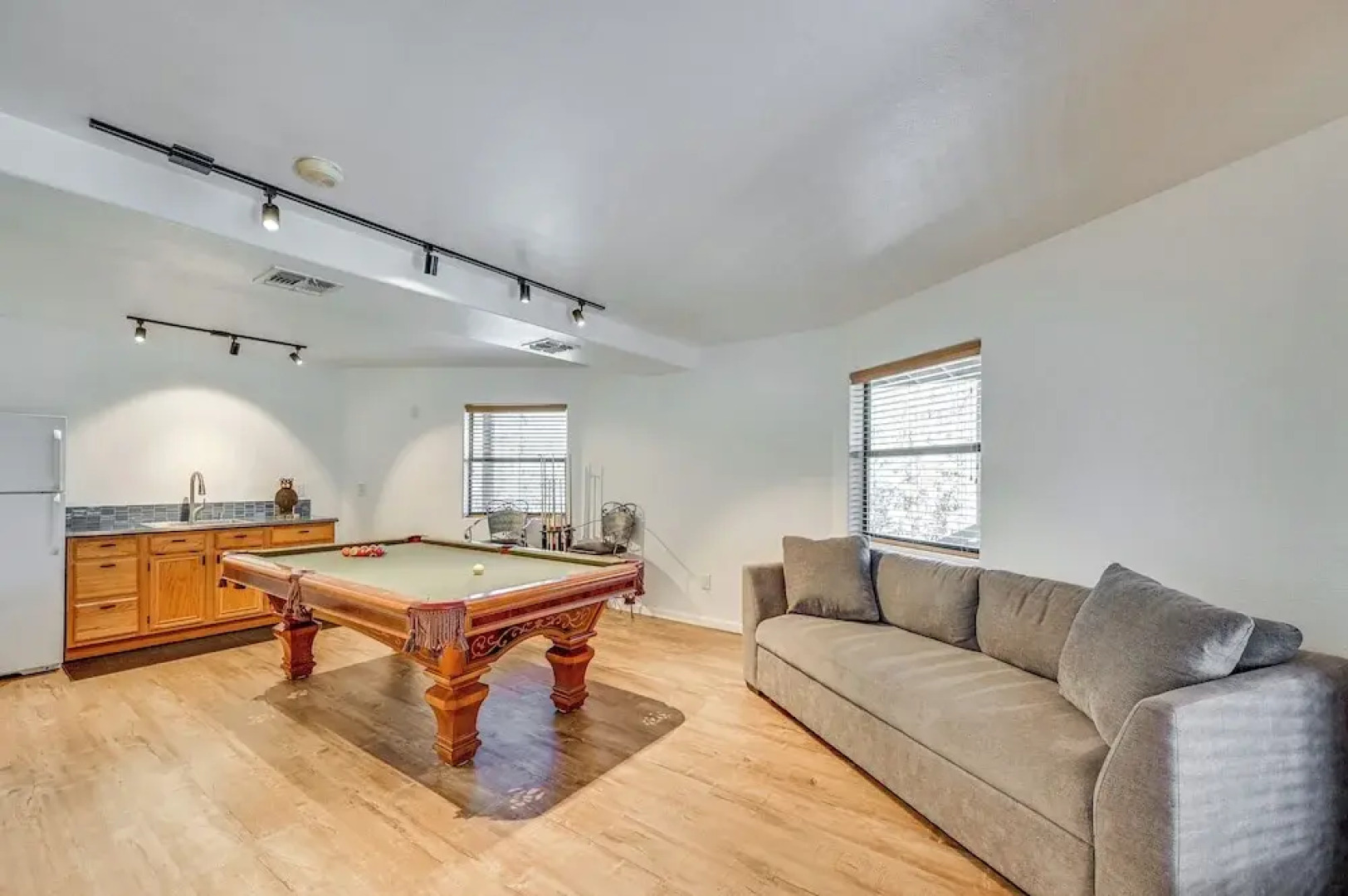 Furnished Deck + Forest Views: Pine Retreat!