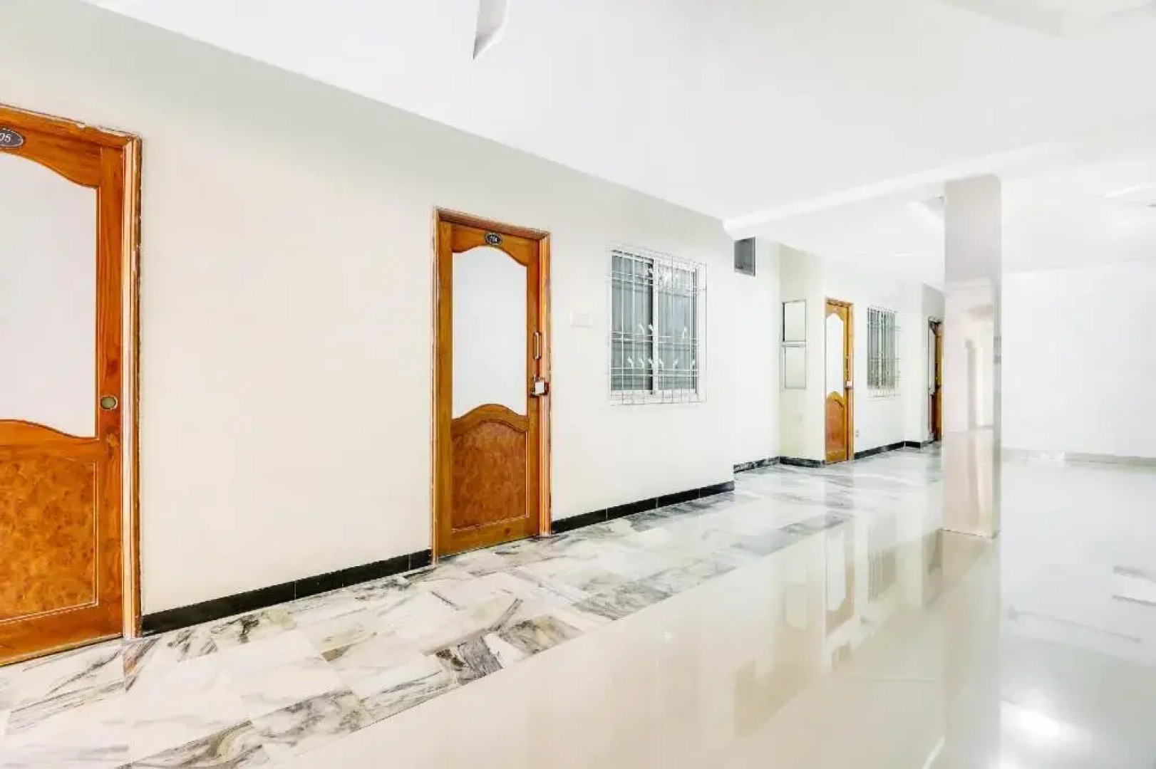 Hotel City Heart by OYO Rooms