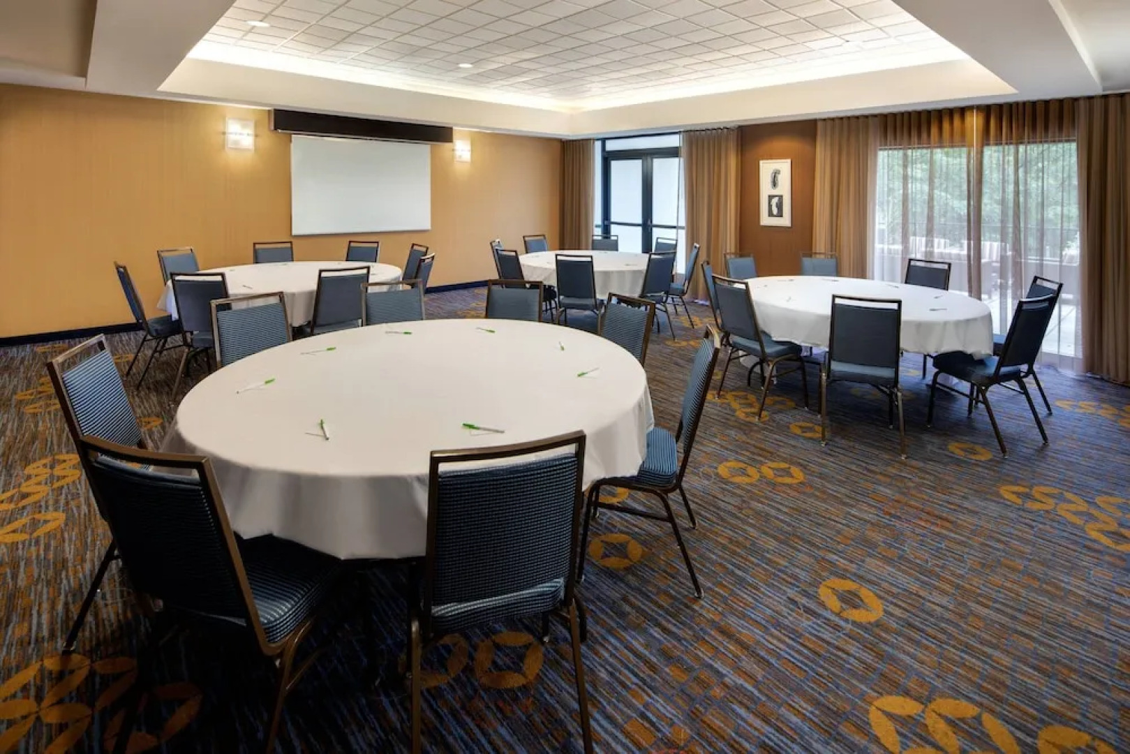 Courtyard Grand Rapids Airport