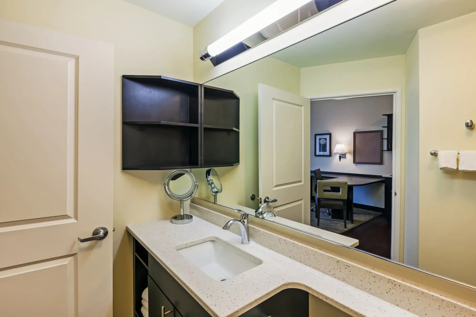 Candlewood Suites Lenexa - Overland Park Area