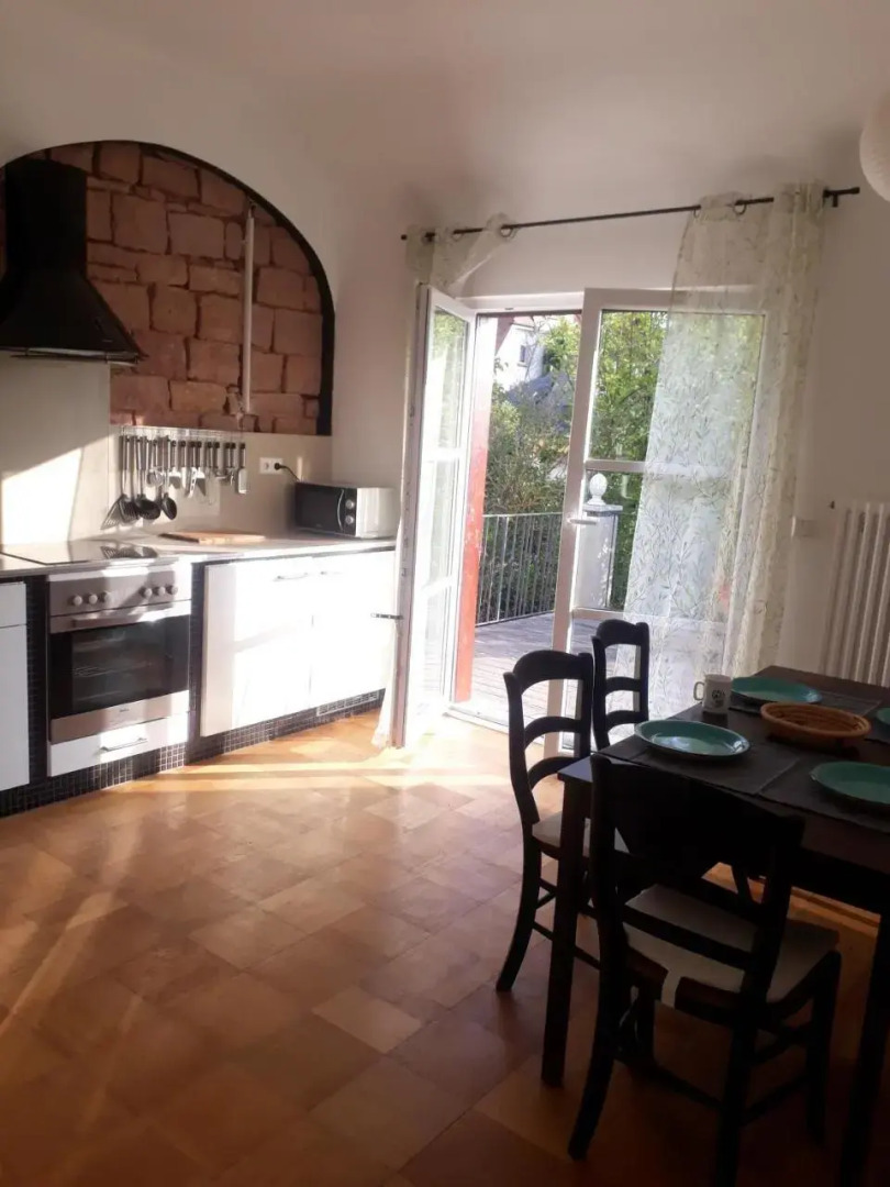 Bismarckstrasse 8