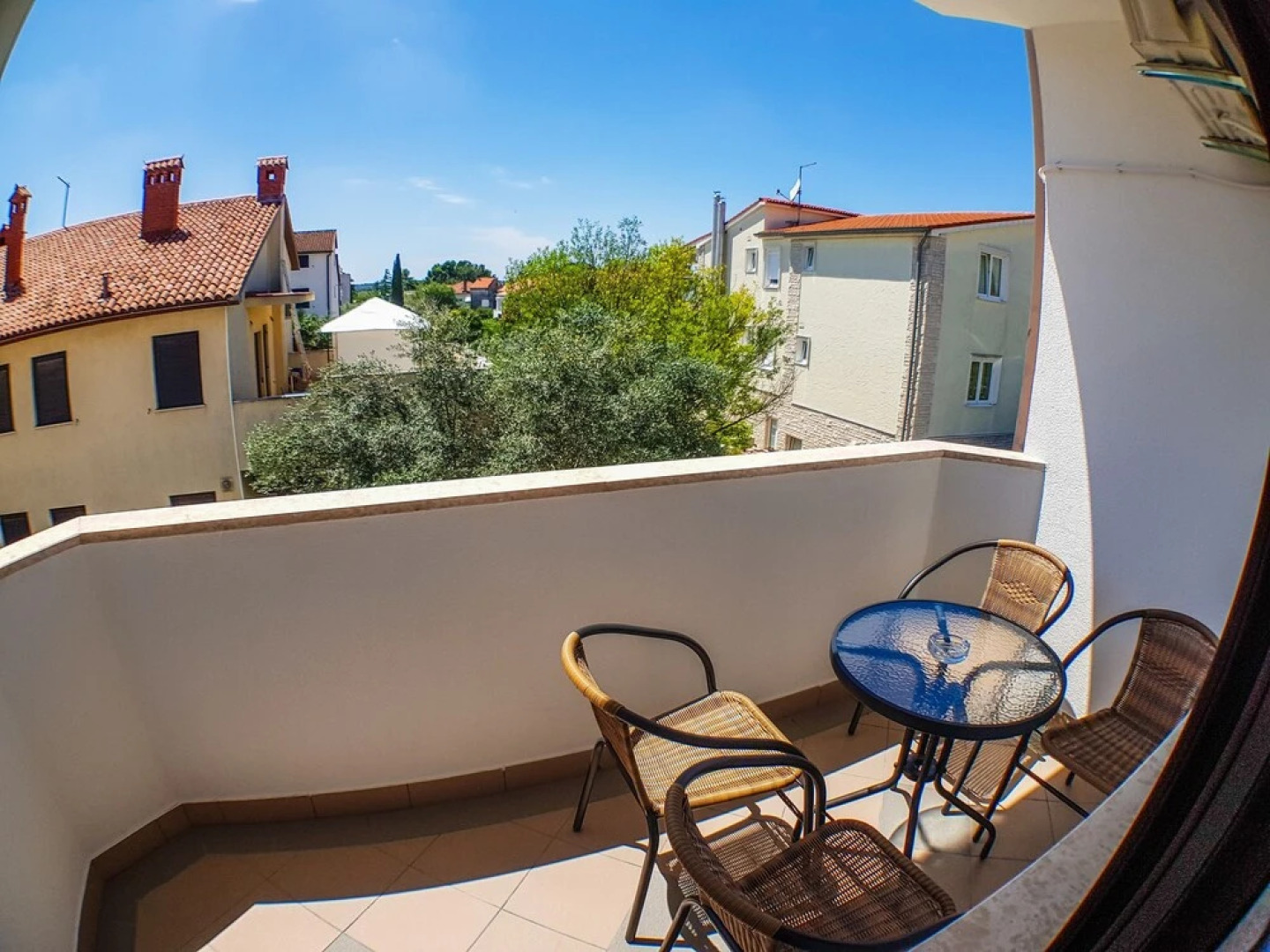 BAGI Apartments & Rooms