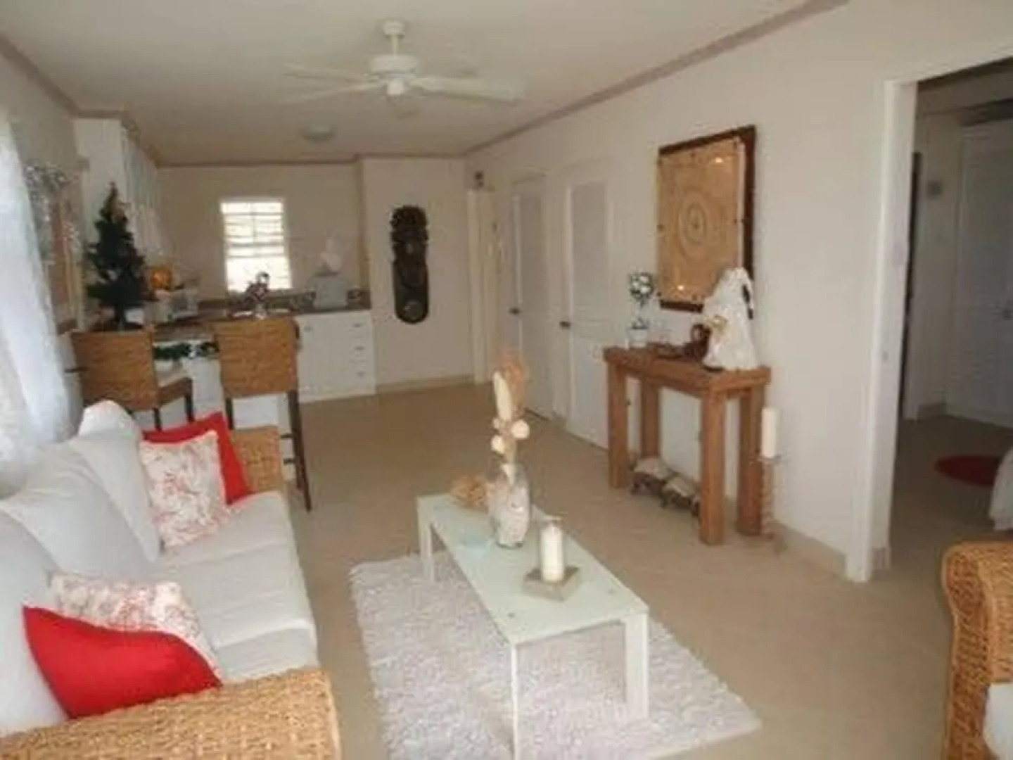 Beautiful Apartment Across The Road From The Beach